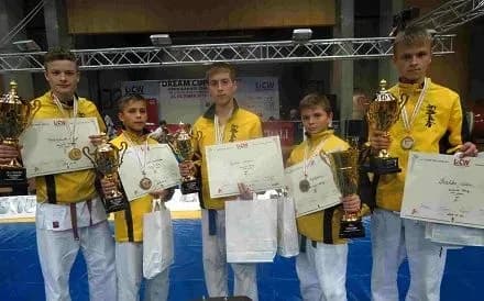 poltavski-karatisti-viboroli-peremogu-na-kubku-svitu