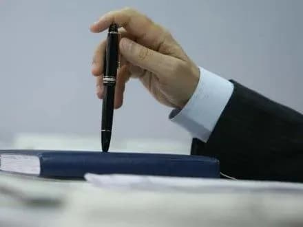 kabmin-ogolosiv-konkurs-na-posadi-sche-devyati-derzhsekretariv