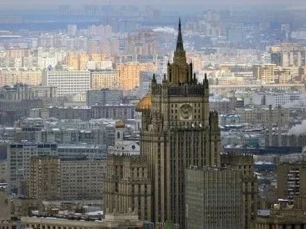 u-s-lavrova-poyasnili-chomu-eks-posolu-ssha-zaboronili-vyizd-do-rf