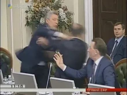 na-pogodzhuvalniy-radi-stalasya-sutichka-mizh-deputatami