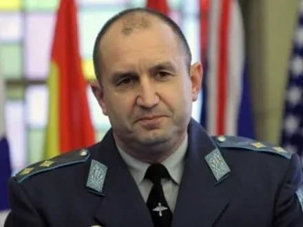 kandidat-vid-opozitsiyi-r-radyev-peremig-na-prezidentskikh-viborakh-v-bolgariyi