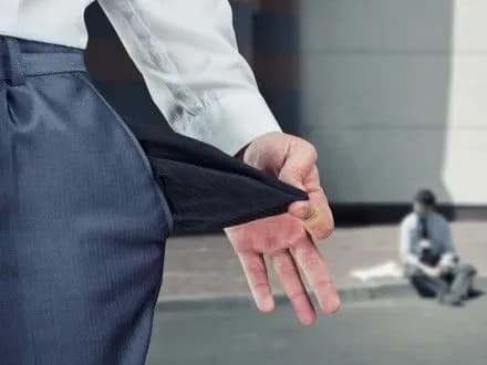 ukrayintsi-naybilshe-boyatsya-zubozhinnya-opituvannya