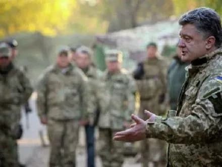 p-poroshenko-nova-raketa-pri-dalnosti-60-km-maye-duzhe-visoku-tochnist