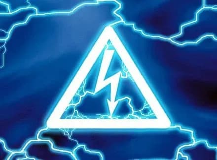 zhinku-u-khmelnitskomu-vdarilo-stumom-vid-troleybusa