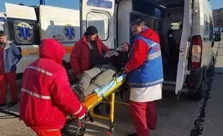 v-odesu-pribuv-bort-iz-poranenimi-biytsyami