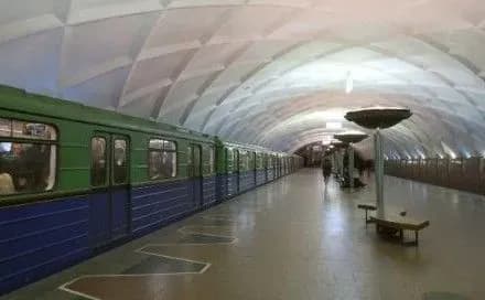 cherez-povidomlennya-pro-zaminuvannya-kharkivskogo-metro-rozpochalasya-evakuatsiya