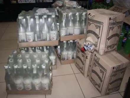 bilshe-tisyachi-plyashok-falsifikovanogo-alkogolyu-viluchili-na-poltavschini