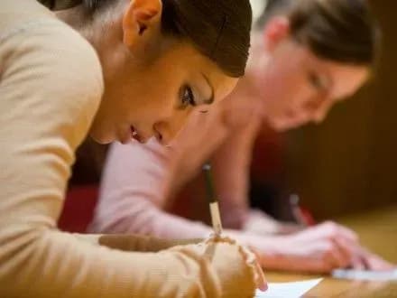 shtuchna-spetsialnist-nauki-pro-zemlyu-stala-prichinoyu-katastrofichnogo-nedoboru-studentiv-geologiv-naukovets