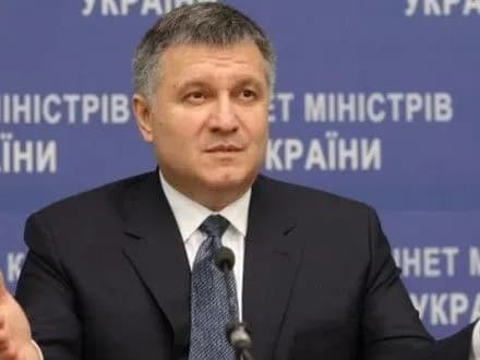 v-yanukovich-zayaviv-scho-a-avakov-ne-vikonuye-rishennya-sudu