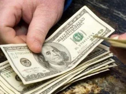kurs-gotivkovogo-dolara-ne-zminivsya-45