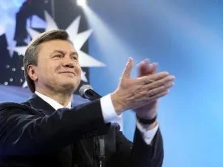 v-yanukovich-skazav-scho-vsi-spravi-proti-nogo-pripinenni-abo-prizupinenni