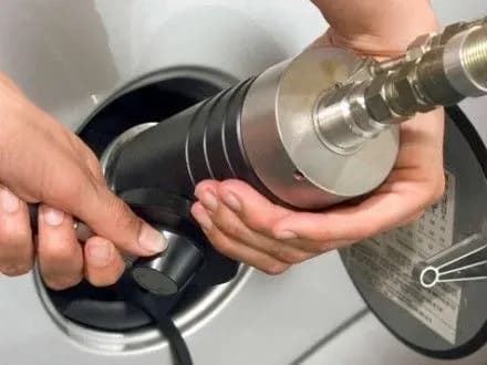 na-ukrayinskikh-azs-prodovzhuye-dorozhchati-skrapleniy-gaz