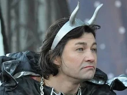 deputati-mistsevikh-rad-vimagayut-vidstavki-ministra-kulturi-e-nischuka