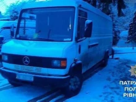 u-rivnomu-zatrimali-vodiya-yakiy-nezakonno-perevoziv-5-tis-litriv-alkogolyu