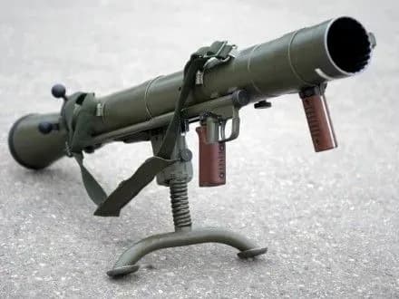 budinok-nardepa-i-kotvitskogo-nevidomi-obstrilyali-iz-grantometu