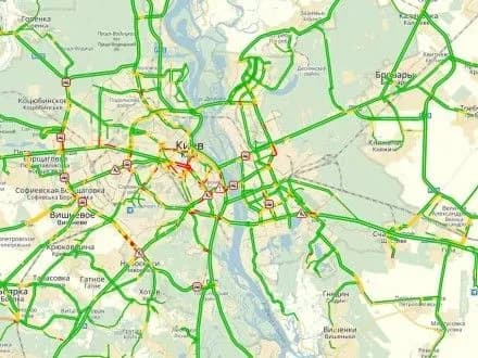 avtomobilni-zatori-v-kiyevi-syagnuli-semi-baliv