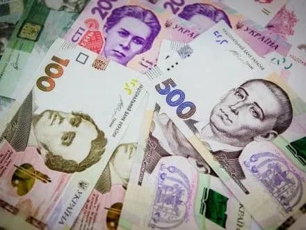 v-groysman-privitav-pidtrimku-vr-pidvischennya-minimalki-do-3-2-tis-grn