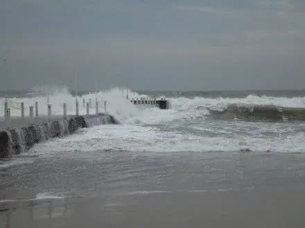 sinoptiki-poperedili-pro-porivi-vitru-v-akvatoriyi-chornogo-morya