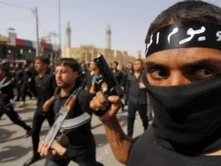 koalitsiya-zayavila-pro-znischennya-ponad-168-naftotsistern-islamistiv-u-siriyi