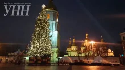 na-golovniy-yalintsi-krayini-zapalili-girlyandi