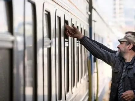 do-dnya-svyatogo-mikolaya-potyag-trukhanivska-sich-priveze-podarunki-v-zonu-ato