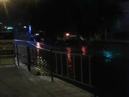 novorichnu-yalinku-rozpochali-vstanovlyuvati-u-lvovi