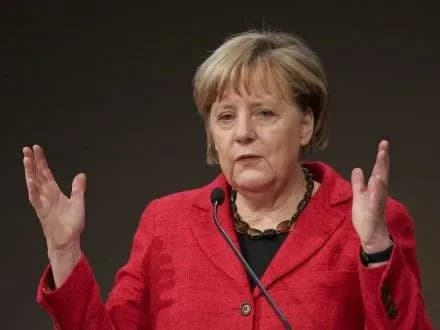a-merkel-yes-prodovzhit-sanktsiyi-proti-rf-na-pivroku