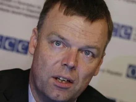 a-khug-do-skladu-smm-obsye-vkhodit-693-sposterigachi-581-z-yakikh-pratsyuye-v-zoni-ato