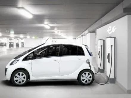 na-sogodni-v-ukrayini-ye-blizko-400-pristroyiv-dlya-zaryadki-elektrokariv-v-omelyan