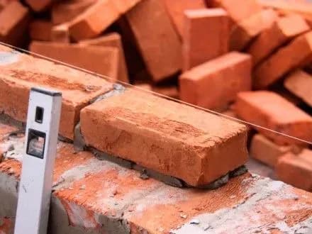 za-11-misyatsiv-potochnogo-roku-v-ukrayini-vikonano-robit-zi-zvedennya-zhitla-na-sumu-ponad-15-mlrd-grn