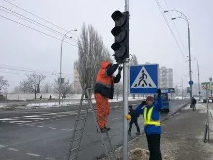 v-omelyan-u-tsomu-rotsi-bulo-vstanovleno-60-tis-dorozhnikh-znakiv