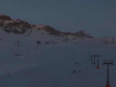 blizko-150-lyudey-zastryagli-na-funikuleri-v-gorakh-italiyi