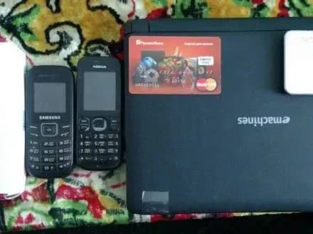 na-zhitomirschini-vikrili-khloptsya-yakiy-prodav-neisnuyuchikh-telefoniv-na-ponad-100-tis-grn