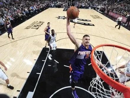 komanda-basketbolista-o-lenya-finiks-postupilasya-bk-san-antonio