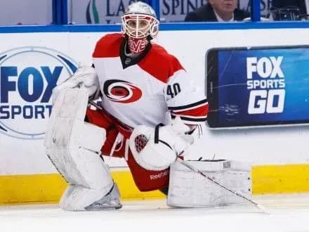 menedzher-khk-karolina-zigrav-u-poyedinku-nkhl