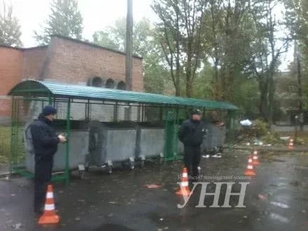 ditina-yaku-znayshli-v-smittyevomu-baku-v-khmelnitskomu-bula-mertvonarodzhenoyu