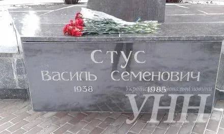 u-vinnitsi-vshanuvali-pamyat-v-stusa