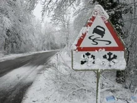 rukh-avtomobiliv-v-napryamku-vinnitsya-velika-mikhaylivka-vidnovleno