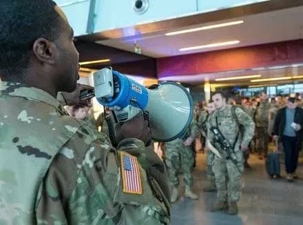 bilshe-tisyachi-amerikanskikh-soldativ-pribuli-do-polschi