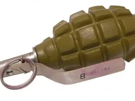 u-rukakh-zlodiya-z-rivnogo-vibukhnula-boyova-granata