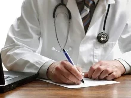 u-2015-rotsi-kozhen-tretiy-khvoriy-na-rak-v-ukrayini-prozhiv-menshe-roku-vid-momentu-vstanovlennya-diagnozu