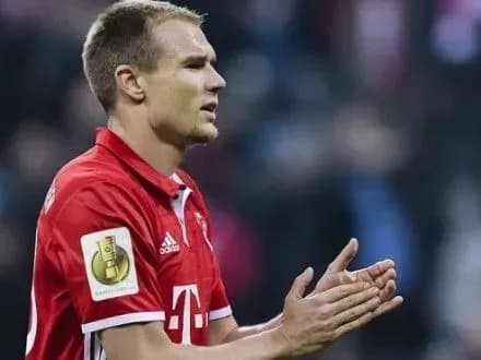 fk-shalke-pidsilivsya-futbolistom-bavariyi-kh-badshtuberom