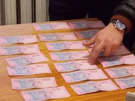 na-poltavschini-cholovika-zatrimali-pri-sprobi-dati-khabarya-politseyskomu