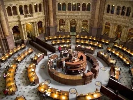 cholovik-povernuv-knigu-vzyatu-100-rokiv-tomu-v-bibliotetsi