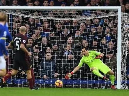 everton-zavdav-rozgromnoyi-porazki-manchester-siti