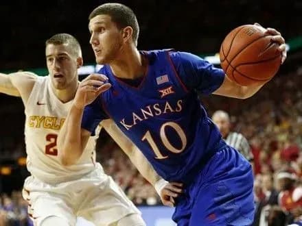 cherkaskiy-basketbolist-dopomig-kanzasu-zdolati-ayova-steyt