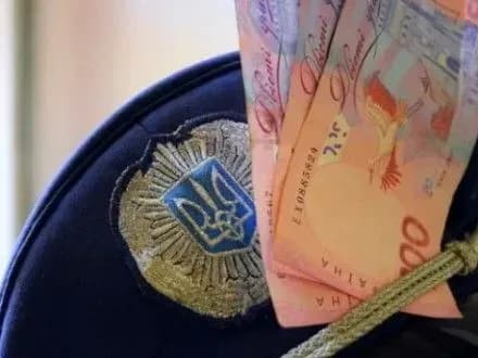 dvom-politseyskim-na-chernigivschini-ogolosili-pidozru-u-khabarnitstvi