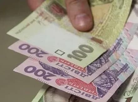 kabmin-vporyadkuvav-viplatu-zarplati-vidryadzhenim-do-vtsa-viyskovim