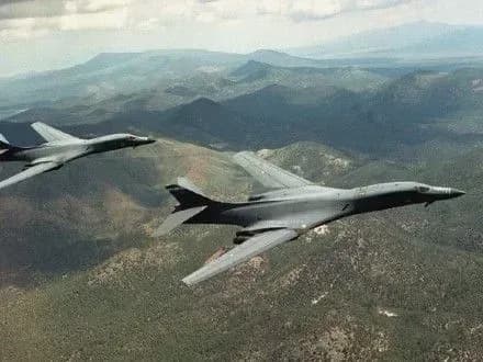 u-liviyi-bombarduvalniki-ssha-znischili-tabori-islamskoyi-derzhavi