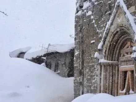 u-mzs-pereviryayut-chi-ye-ukrayintsi-sered-zhertv-skhodzhennya-lavini-v-italiyi